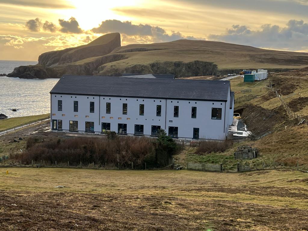 The latest news on the Observatory rebuild is now available on the FIBO website. With the completion of the roof and cladding, we have reached a significant milestone whereby the building is now wind and watertight. fairislebirdobs.co.uk/update18