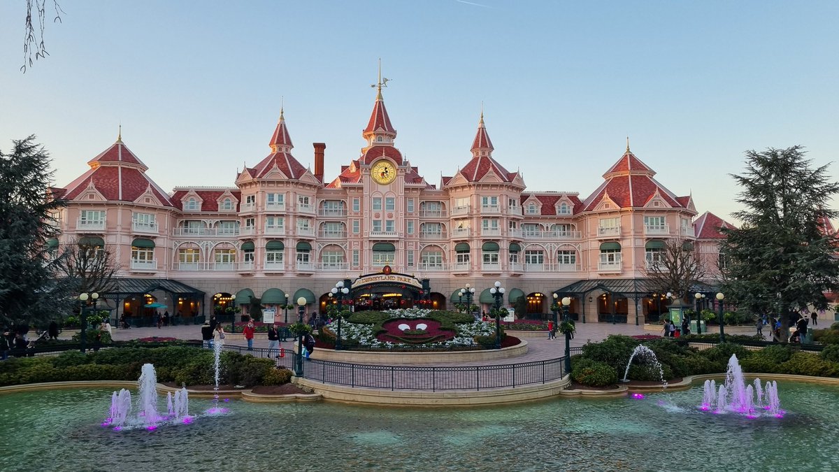 JoseGL82's tweet photo. Probablemente el lugar más feliz del mundo @ForoNeverland @DisneyParis_EN #InsideEARs https://t.co/N2PakZzCx5