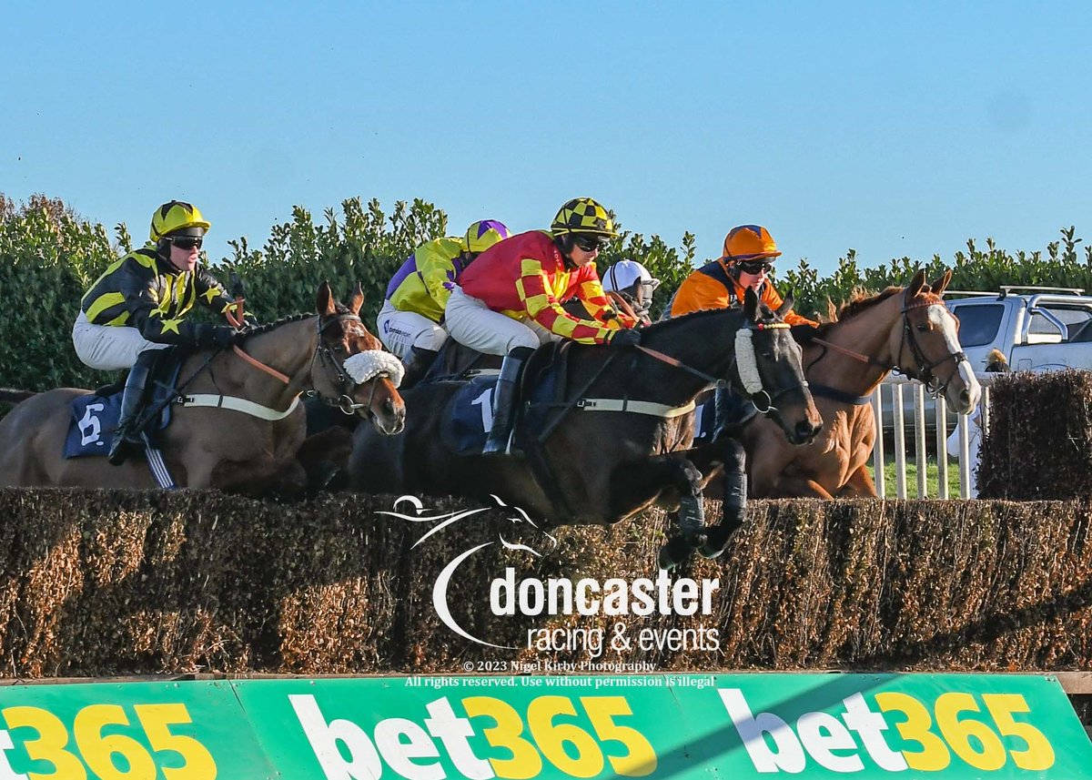 RACE 2 RESULT - 6 Horse Challenge At @bet365 Handicap Chase 🥇 Onemorefortheroad Jockey: @jackquinlan92 Trainer: @NeilKingRacing Owner: Rupert Dubai Racing 📸 @nigekirby #DoncasterRaces | #ChampionOccasions | #DONCTC