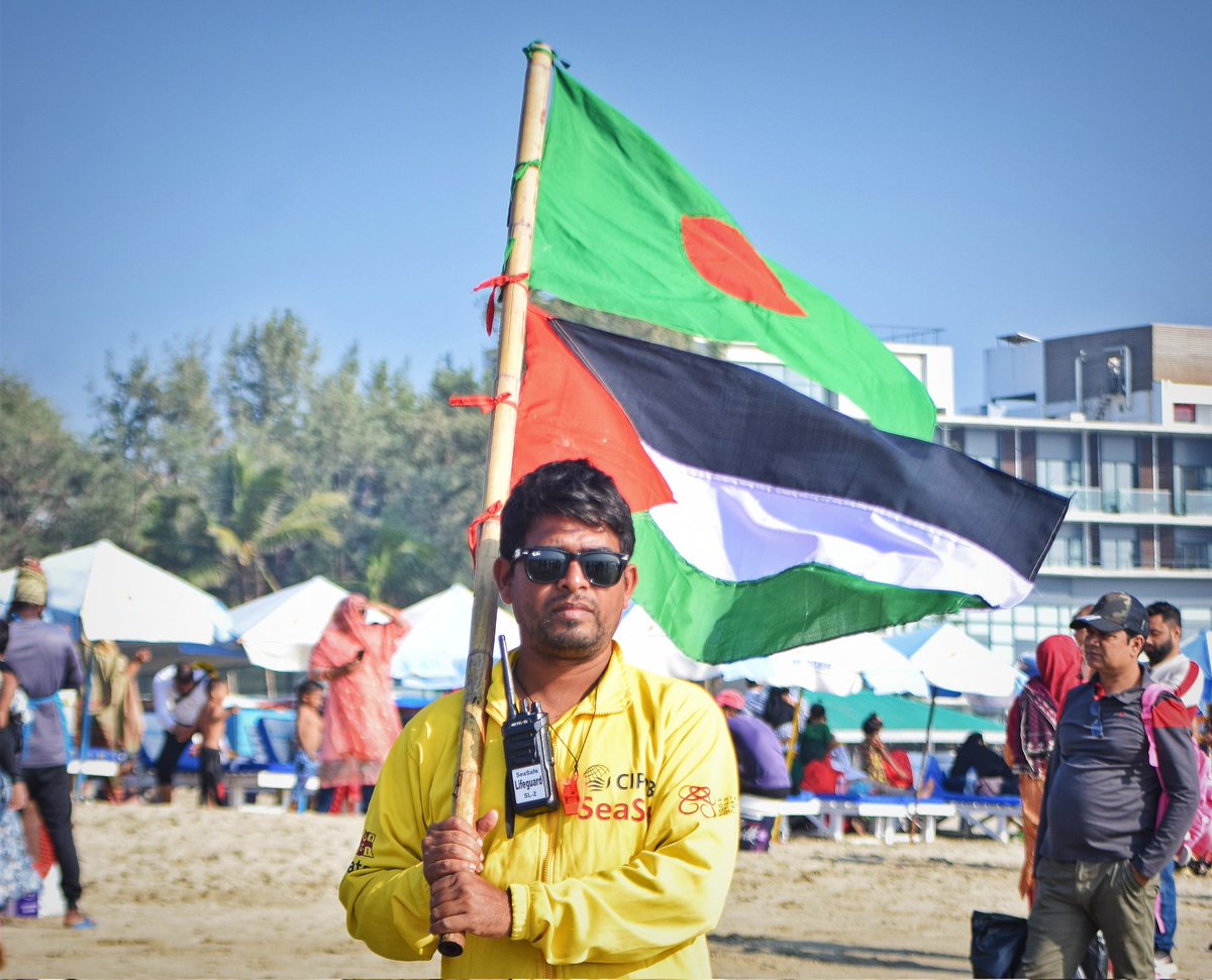 SurfingBD's tweet photo. আজ ১৬ই ডিসেম্বর । মহান বিজয় দিবস। ১৯৭১ সালের এই দিনে ৩০ লক্ষ শহীদের তাজা প্রাণ এবং দীর্ঘ নয়মাস রক্তক্ষয়ী যুদ্ধের বিনিময়ে আমরা পেয়েছি এই দেশ । তাই তাদের প্রতি কৃতজ্ঞতা জানাই ।

#VictoryDayOfBangladesh #LoveBangladesh #Bangladesh #CoxsBazar #Lifeguard #SurfingBD #SurferBotto https://t.co/0EkJXhplTD