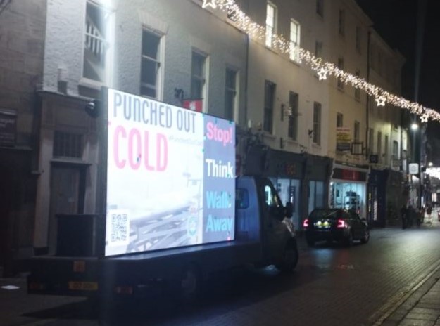 Keep an eye out for our 'Punched Out Cold' digital display van later today (Sat 16 Dec) 🚨 It will be in Thirsk between 3pm and 6pm and York city centre from 7pm to 11pm “Stop, think and walk away” from potential violent confrontations Go to orlo.uk/jHz6r