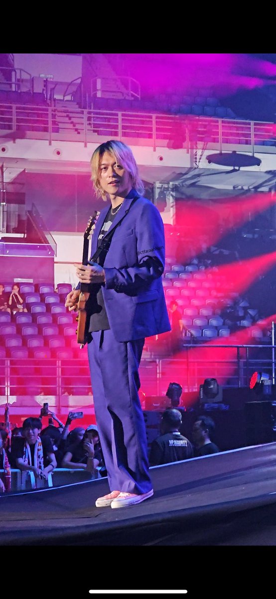 He’s serving 💅🏻

#TORU #OORinKL #OORinMY #ONEOKROCKINMY #ONEOKROCKINKL