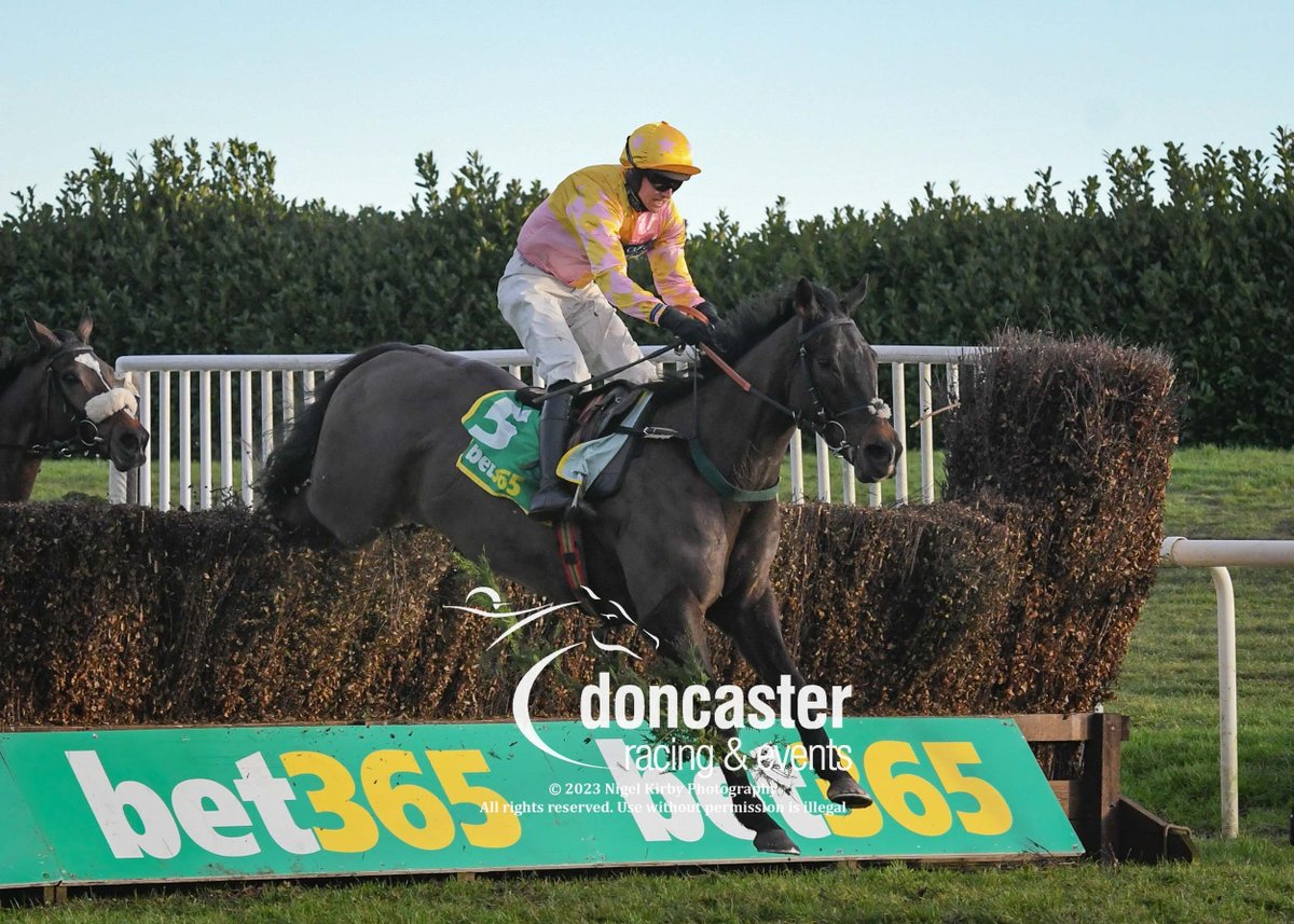RACE 5 RESULT - @bet365 Novices' Limited Handicap Chase 🥇 Glory And Honour Jockey: Jonathan England Trainer: @SEnglandRacing Owner: Ursa Ellerby & Partner 📸 @nigekirby #DoncasterRaces | #ChampionOccasions | #DONCTC