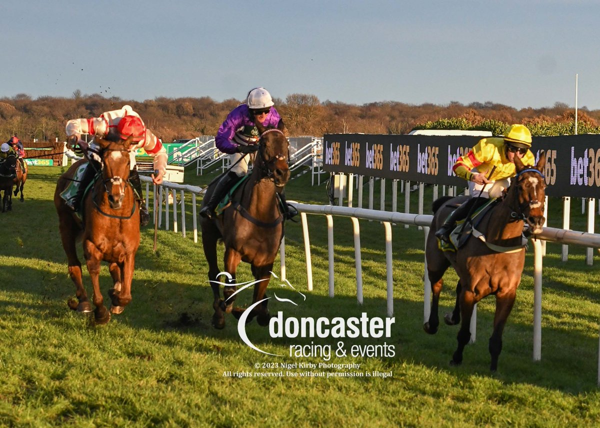 RACE 6 RESULT - @bet365 Handicap Hurdle 🥇 Geromino Jockey: @charlie_maggs Trainer: @donaldmccain Owner: Mr G E Fitzpatrick 📸 @nigekirby #DoncasterRaces | #ChampionOccasions | #DONCTC
