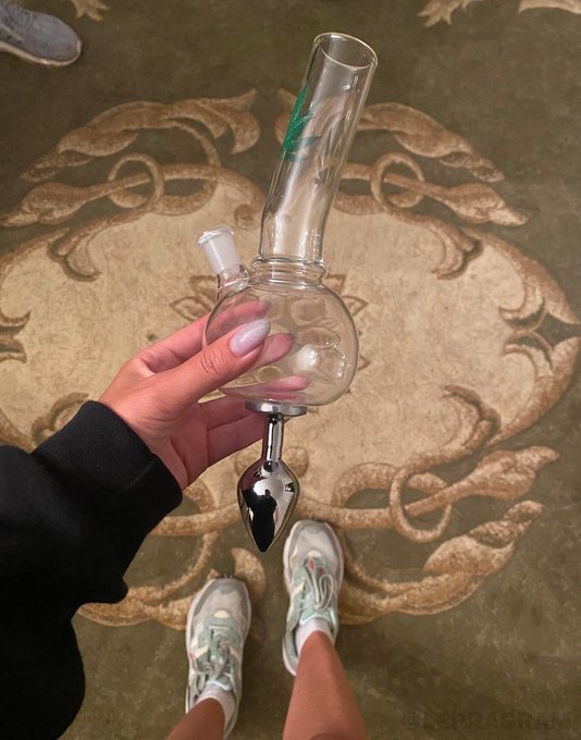 Isn't that a great gift for the X-Mas or any other special day? Lmao! https://t.co/4rANoA1LOC<a href="/tag/redhead"class="tags"><span>#redhead</span></a><a href="/tag/tattoos"class="tags"><span>#tattoos</span></a><a href="/tag/bbw"class="tags"><span>#bbw</span></a><a href="/tag/bigass"class="tags"><span>#bigass</span></a><a href="/tag/curvymodels"class="tags"><span>#curvymodels</span></a>