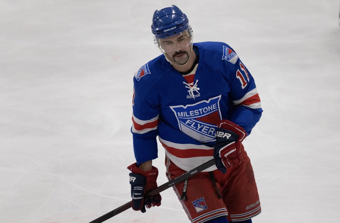 SrFlyers's tweet image. @RocketsRaymore are in town tonight for a 8:00 pm puck drop. Come out and watch the boys try to take over first place! #FlyNation