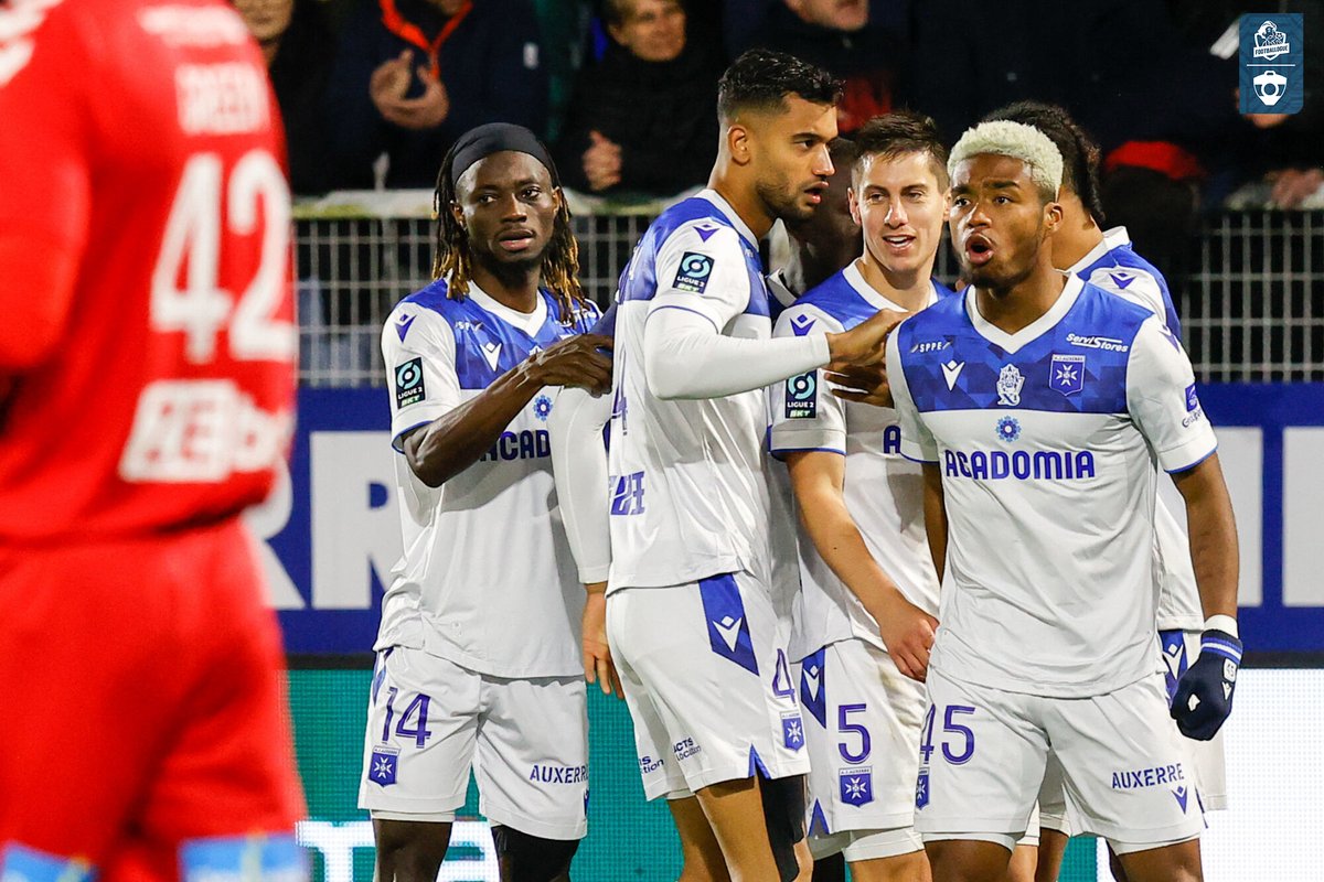 Footballogue tweet media