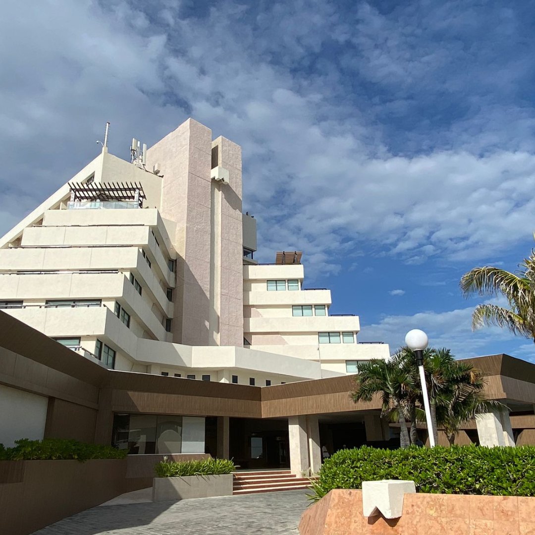 Tu casa lejos de casa.
#RoyalSolaris #VisitMexico
Your home away from home.