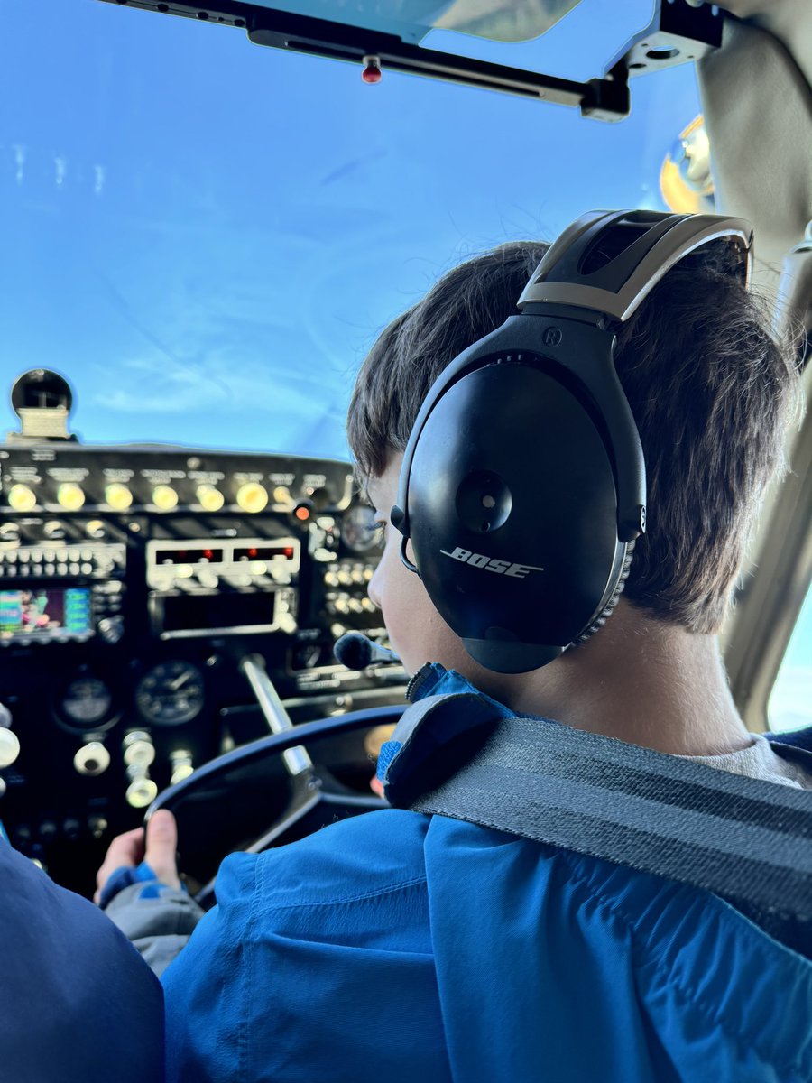 Each flight builds skill and confidence while providing a sense of adventure. Perfect conditions for an Arlington Municipal (KAWO) to Jefferson County International (0S9) over water. Experiences like these sharpen skills and inspire future pilots. 🛫 #AviationEducation…