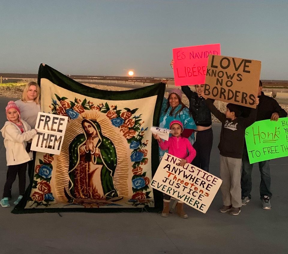 5 years ago, we spent Christmas in Tornillo, protesting a prison for migrant children. Now, under a Democratic admin, things might get much, much worse. Pls @POTUS @SenSchumer @ChrisMurphyCT @SenBennett_52 #SaveAsylum #WelcomeWithDignity