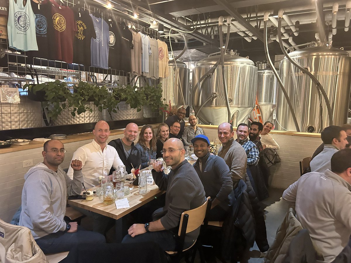 Great annual UroOnc Night Out with the dream team @UMichUrology! Ventured out to Detroit for an awesome dinner and a Red Wings game. Good times all around!