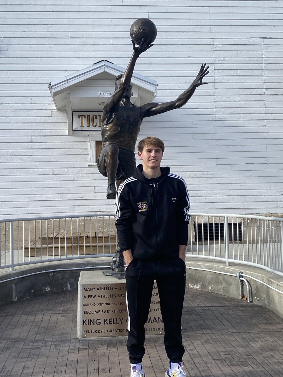 2 kings. Travis Perry and Kelly Coleman