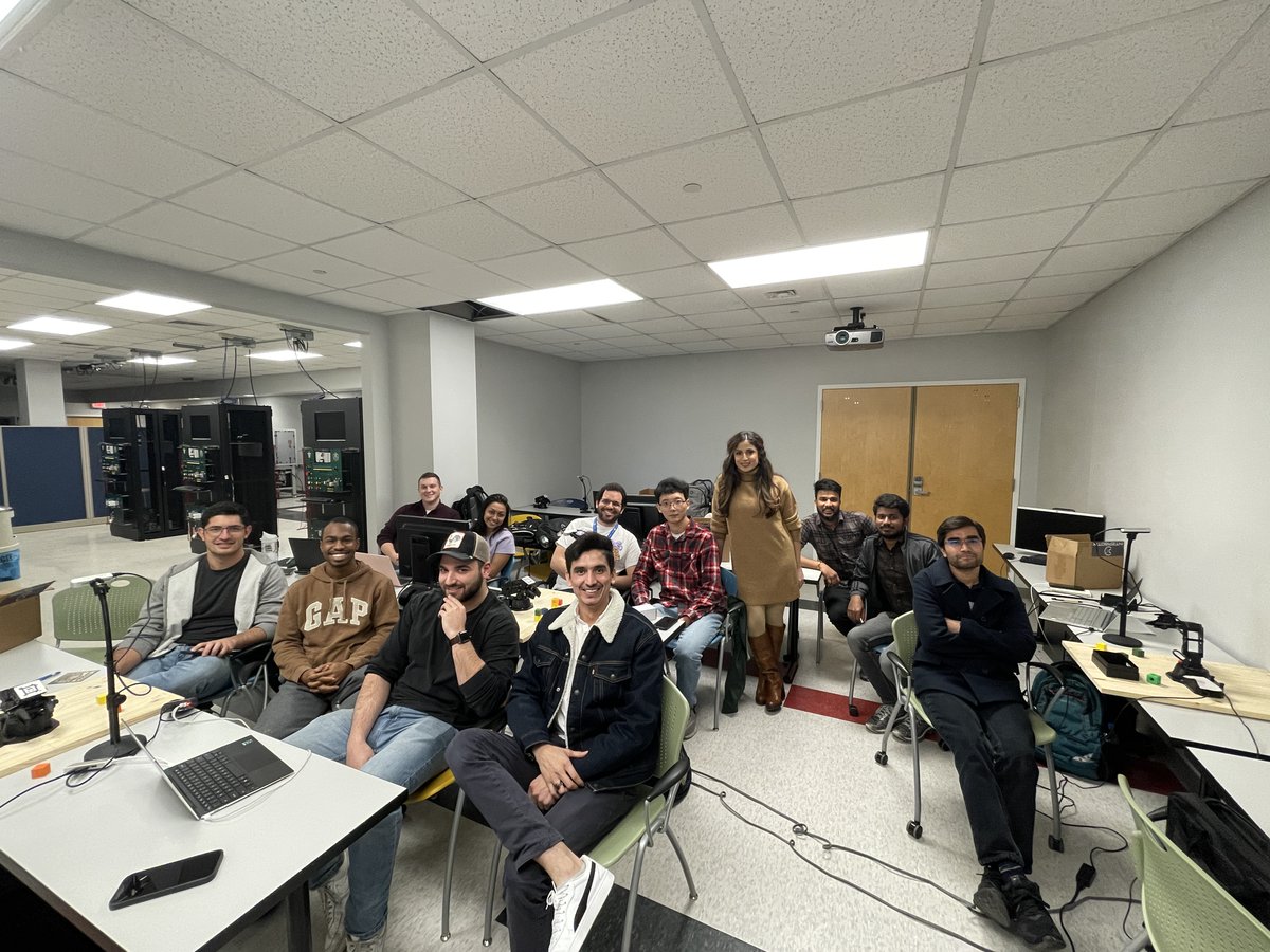 madibabaiasl's tweet image. And just like that, my first semester at SLU is in the books! I am so grateful for the opportunity to teach some amazing students and to learn a lot from them.
#modernrobotics #slu #saintlouisuniversity