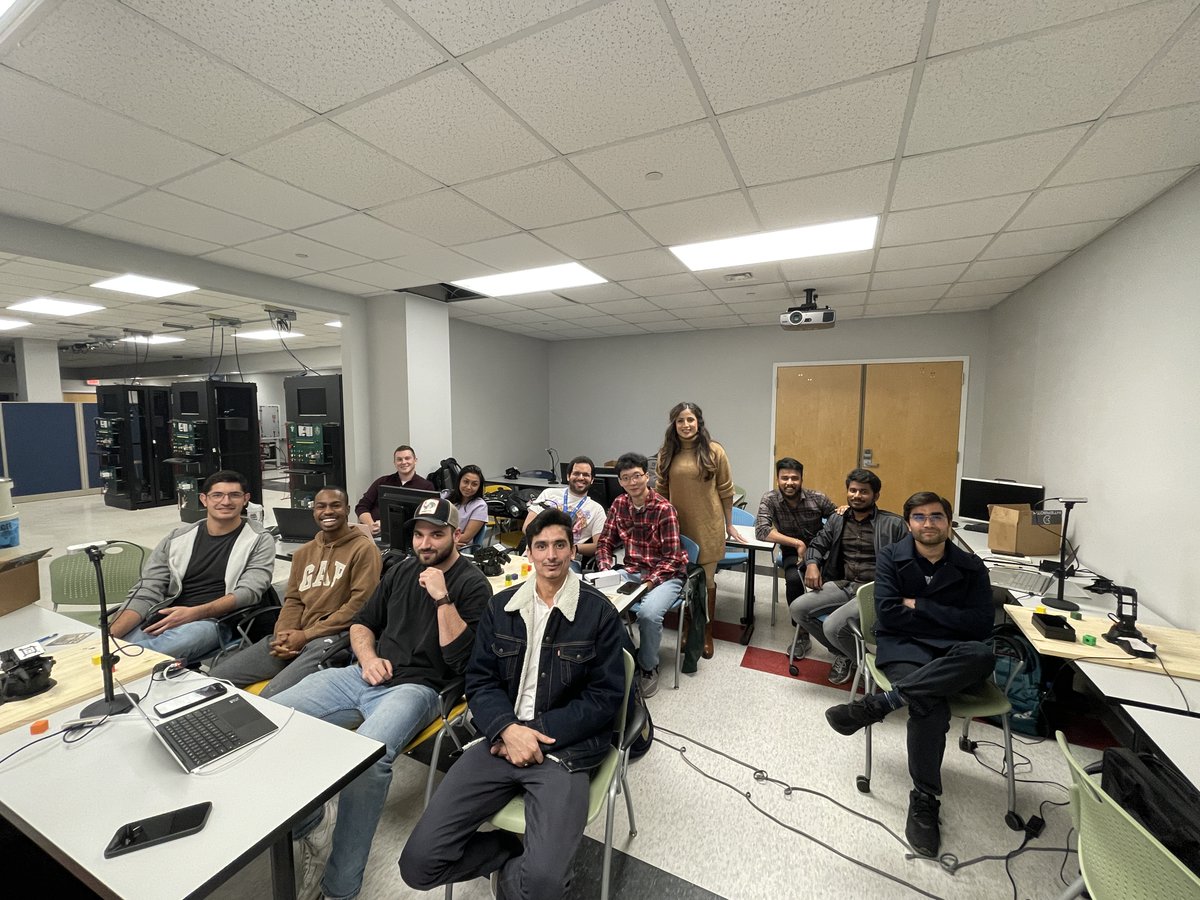 madibabaiasl's tweet image. And just like that, my first semester at SLU is in the books! I am so grateful for the opportunity to teach some amazing students and to learn a lot from them.
#modernrobotics #slu #saintlouisuniversity