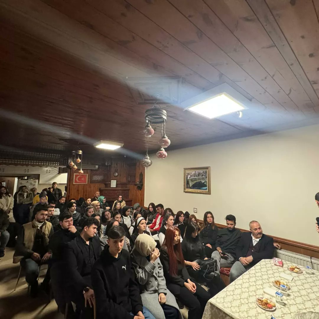 Keçiören Gençlik Der (@keciorengenclik) on Twitter photo Dernek başkanımız Sn.<a href="/receparac06/">𝓡𝓮𝓬𝓮𝓹 𝓐𝓻𝓪𝓬🇹🇷🇹🇷🇹🇷</a>'ın düzenlemiş olduğu "Gençler Soruyor" programı kapsamında İlçe Başkanımız Sn. <a href="/KadirKarapnar5/">Kadir Karapınar</a>
ve yönetim kurulu üyelerini derneğimizde ağırladık. Üyelerimizin de katılım gösterdiği organizasyonda misafirlerimizle biraraya geldik. 🌿 Dernek başkanımız Sn.<a href="/receparac06/">𝓡𝓮𝓬𝓮𝓹 𝓐𝓻𝓪𝓬🇹🇷🇹🇷🇹🇷</a>'ın düzenlemiş olduğu "Gençler Soruyor" programı kapsamında İlçe Başkanımız Sn. <a href="/KadirKarapnar5/">Kadir Karapınar</a>
ve yönetim kurulu üyelerini derneğimizde ağırladık. Üyelerimizin de katılım gösterdiği organizasyonda misafirlerimizle biraraya geldik. 🌿