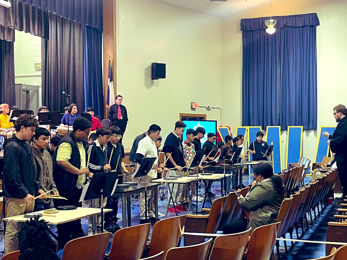 YMLA_Florence's tweet photo. The Winter Band Concert was 🔥🔥🔥. Packed house, talented students and great holiday music fun!! So proud of our Young Men. Thanking Mr. Crawford and Mr. Kelliher for their commitment to our community 🎼🥁🎺🎷❄️🎄🎅🏽@dallasschools @MrJChoice1 @N_Bernardino @TransformDISD https://t.co/xyF9sJrf11