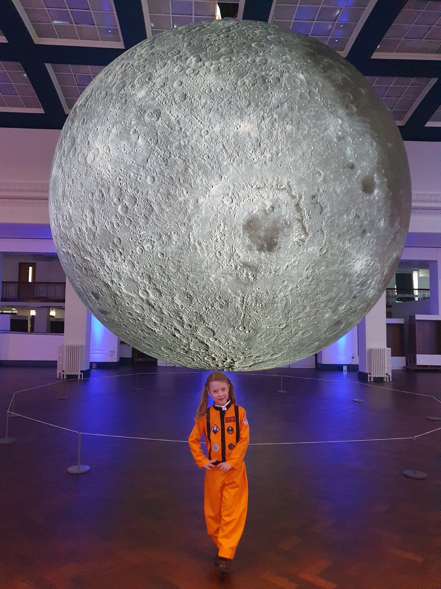 MrsTWilkinson's tweet photo. December has practically been a wipe out for me but finally managed to take my space girl to the moon. My beautiful little astronaut 👩🏻‍🚀 Thanks for bringing it to #Bolton made one little girl happy. @BoltonLMS @octagontheatre @boltoncouncil https://t.co/xePuOz6h1x