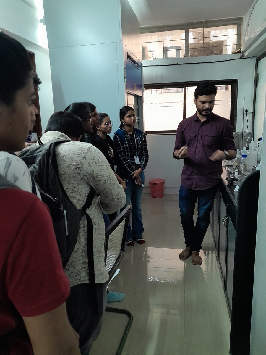 From flocking birds, liquid crystals to the designing of self-propelled robotic devices explained nicely by all the members of Active and Living Matter Group @AllLivingActive of physics department at @iitbombay.