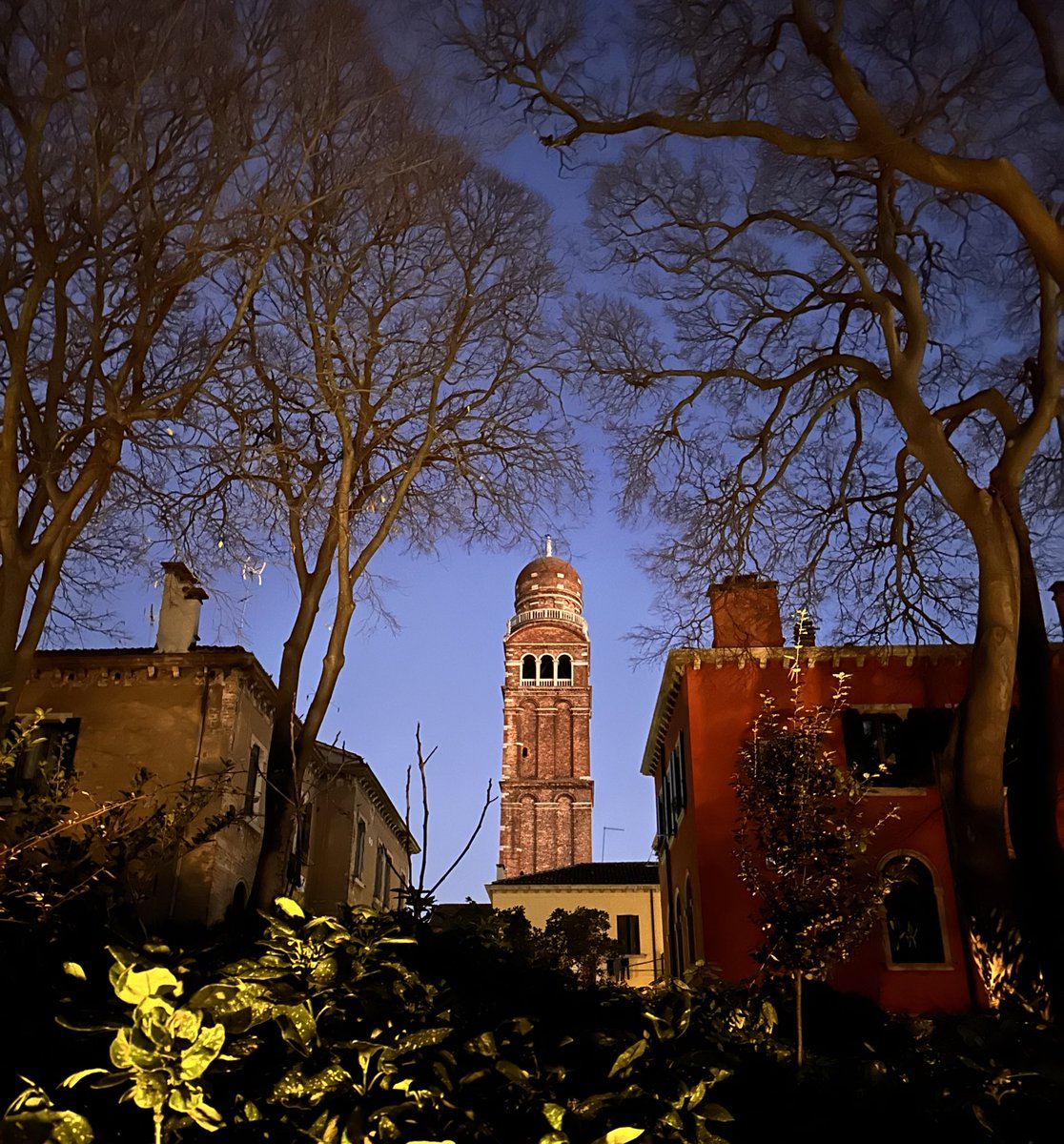 Buona serata terrestri. 🌖