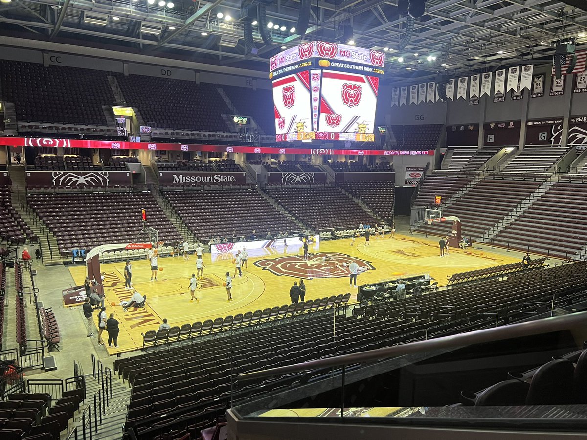 Great to be back in Springfield, MO for the renewal of the @GoShockersWBB rivalry with Missouri State.  You can hear my call starting at 1 PM CST on @kfhradio!