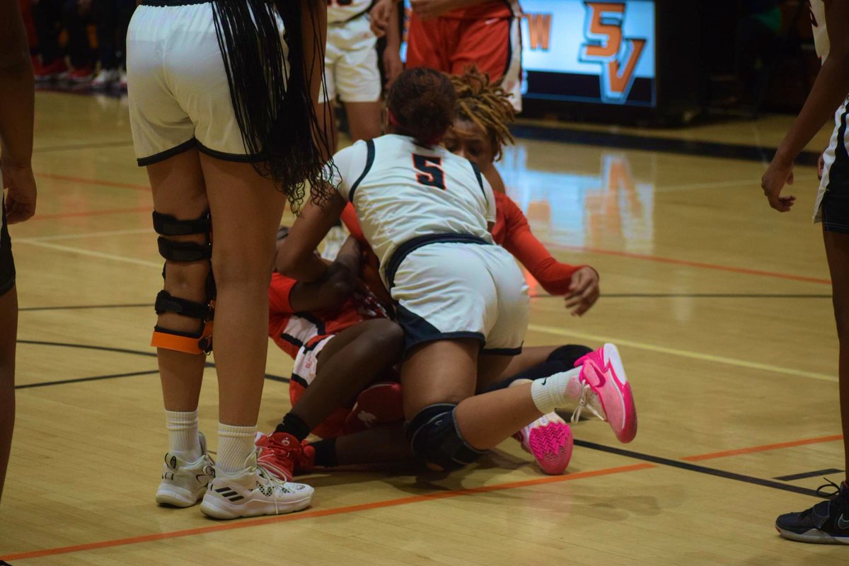 ParnellJordynn's tweet image. Confidence is everything in this game, if you don’t think you can, you won’t!! Thank you @lemanski_travis &amp;amp; @SVTigersWBB for giving me the opportunity to be recognized ! @910Preps @RecruitFayNC @MaxPreps