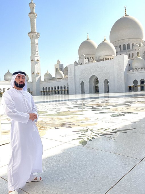 who else is watching Dubai Bling season 2 on Netflix? 😜  #yalla https://t.co/k7xVejmH8C<a href="/tag/yalla"class="tags"><span>#yalla</span></a>