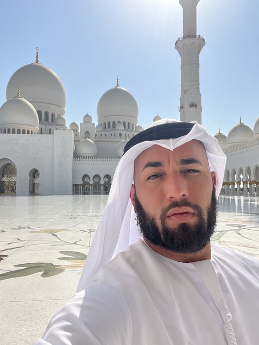 who else is watching Dubai Bling season 2 on Netflix? 😜  #yalla https://t.co/k7xVejmH8C<a href="/tag/yalla"class="tags"><span>#yalla</span></a>