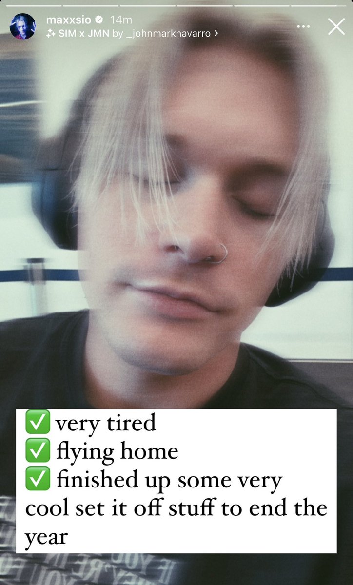 maksdumbart0120's tweet photo. POSSIBLE MUSIC VIDEOS?? Ik the octane thing is a live play BUT IM NOT GIVING UP HOPE ON MY DEVIL CEILING CODY EVIL PEOPLE MV AND PARASITE 
#setitoff #setitoffband #setitoffparasite  #band #sioband #codycarson #zachdewall #maxxdanziger #setitoffleak #hintingatmusicvideomaybe #AHHH https://t.co/iMDW8rDUKg