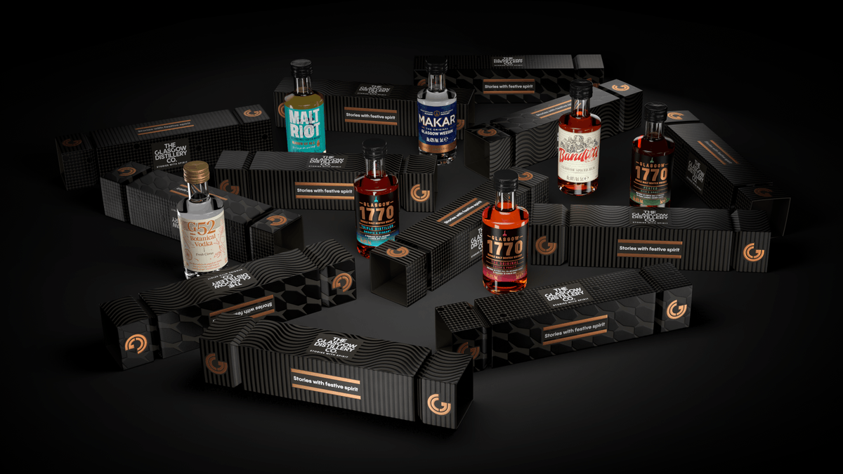 MakarGlasgowGin's tweet photo. Looking for the one last thing to fill the stocking?
 
Our festive spirit crackers contain a 5cl miniature inside, and you can choose from several different bottles, including Makar Original Dry Gin.

Get yours here: https://t.co/25pM0HcwsV https://t.co/4ac3yWcwRg