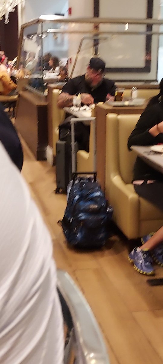 CrumplerRealtor's tweet image. One of my favorites, @PlanetTyrus, from @TheFive at the airport.
Wish I could have called Daddy. He'd have luv'd it. Even in those last nights at the hospital, I'd tell him about the topics in the "blocks".
#livewhereyoulove #tyrus #thefive #bonding