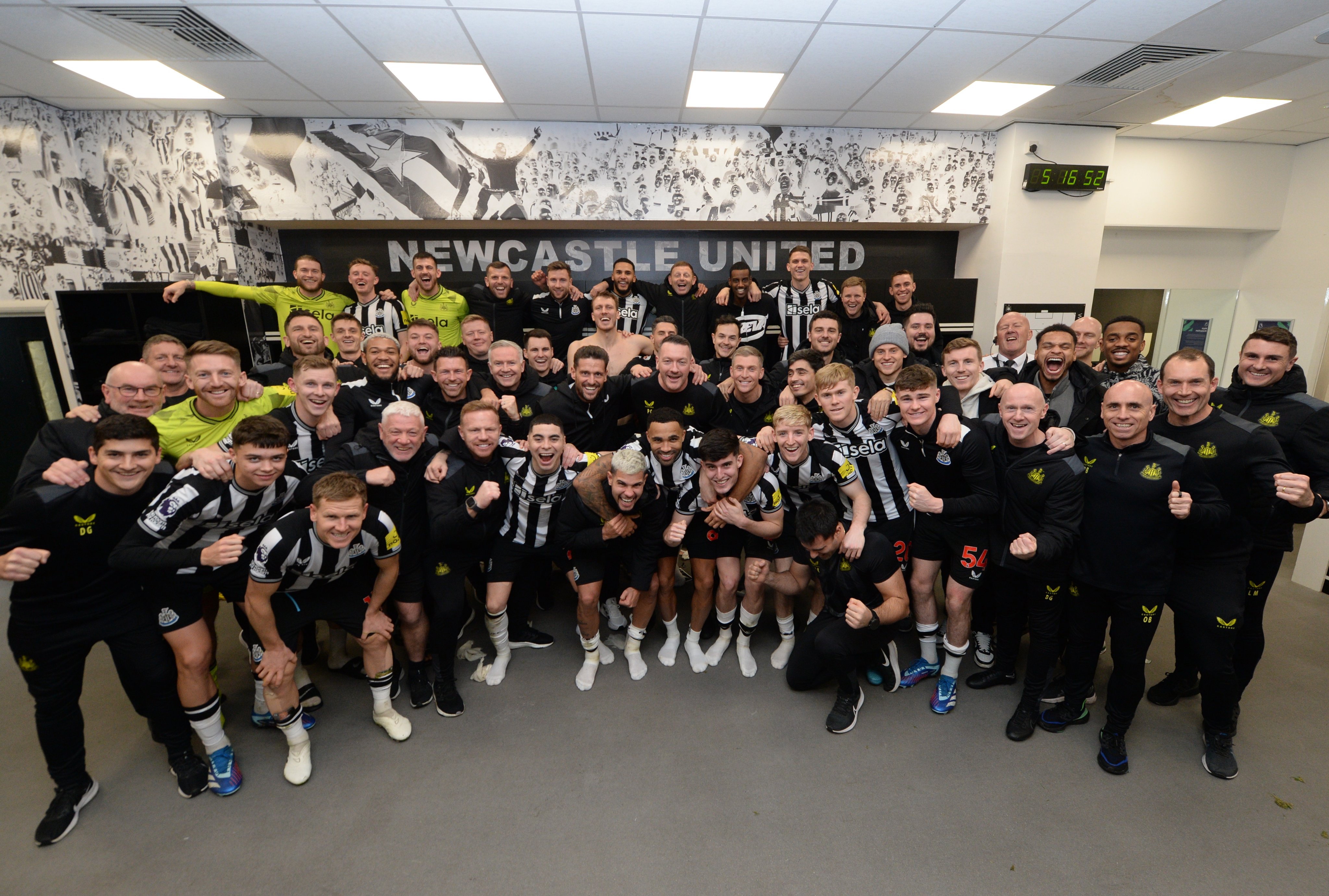 Team photo after Fulham win