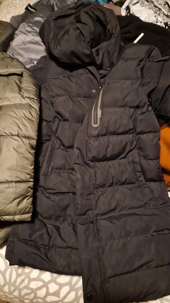 I have two childrens coats that are pretty unworn if anyone in my networks is in need. Green coat is size 13 and Black is size 12. Please share. Based near Highbury and Holloway tube stations. X