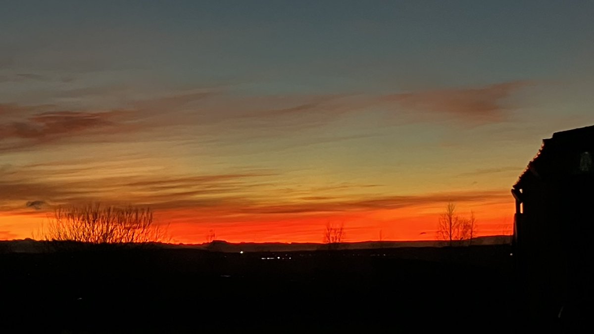 madzip's tweet image. Beautiful sunset tonight.