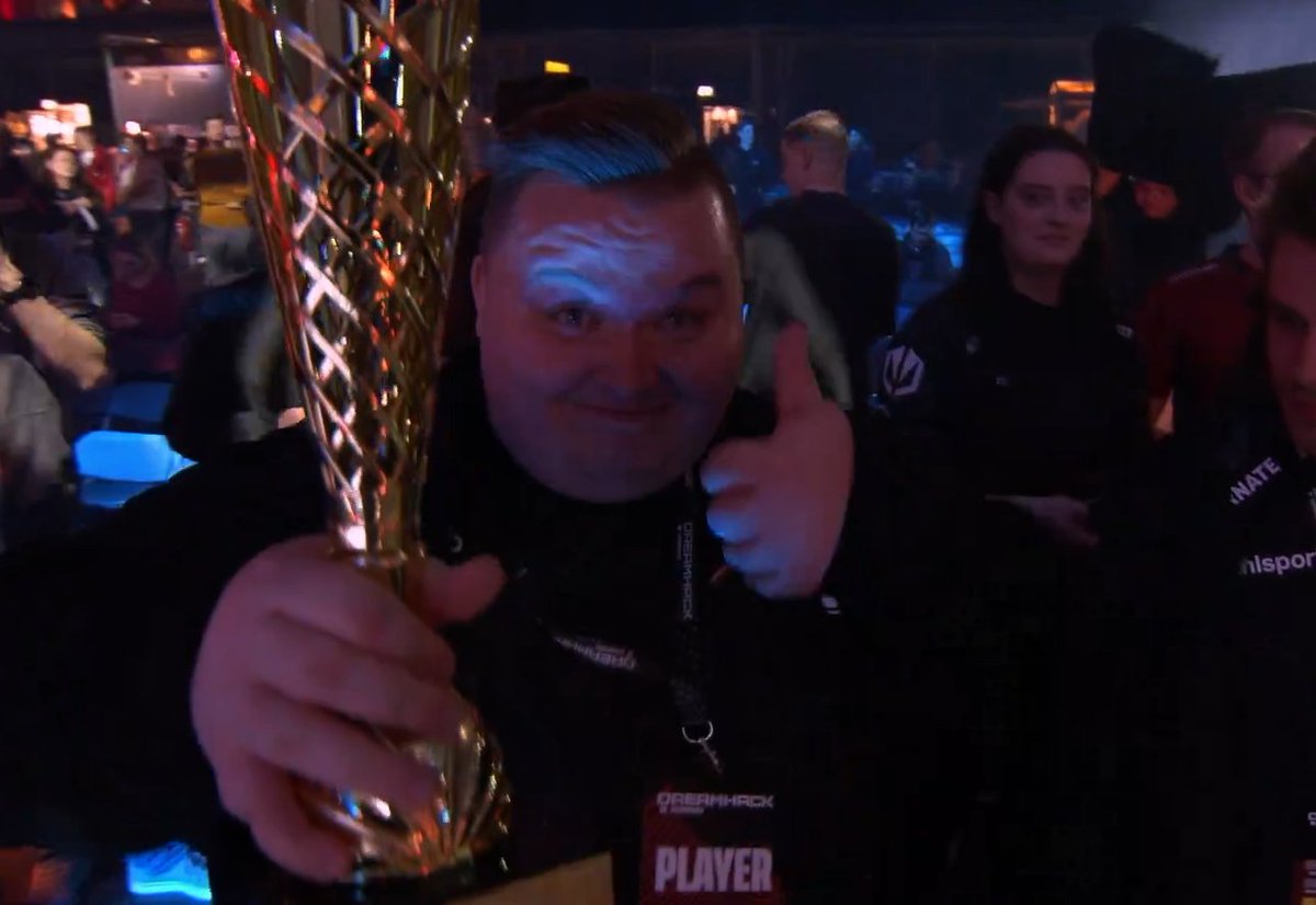 Found a wild @aTTaX_w1zard on stream.
Congrats on winning the last #ESLMeisterschaft trophy.