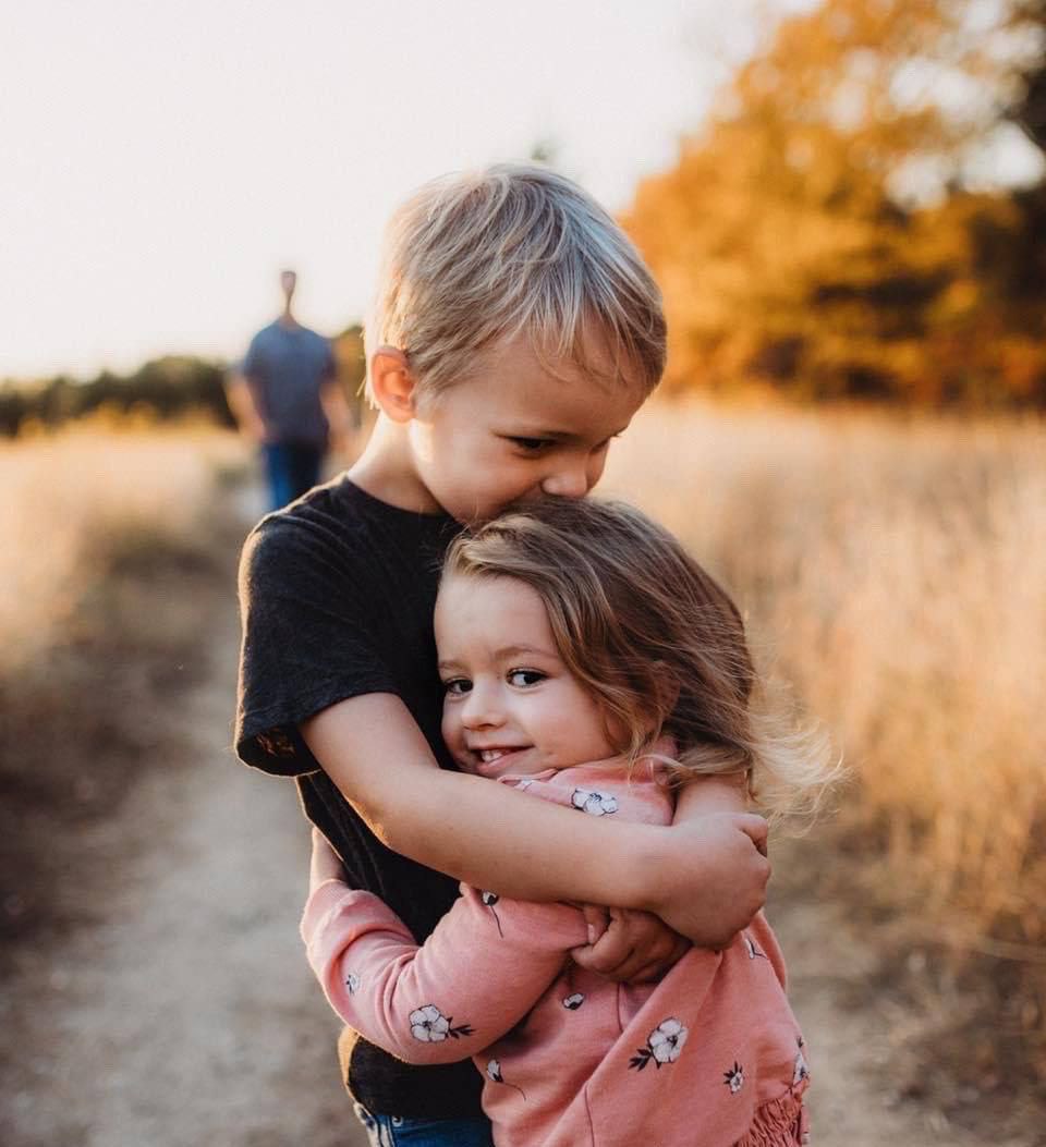 ᘓ᭄

احبُ الحنية عندما تأتي لنا في وقتها المُناسب، أحب المواساة التي تُلين الروح والقلب، أحب الطيبين الذين لا ينتظرون المردود أبدًا هكذا يعطون مِن الودّ والرحمة لِمن حولهم ..❤️