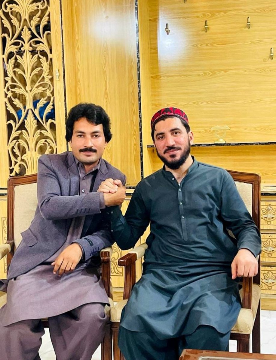د پښتون د ننګ په لاره د دې خوږ وطن دپاره
څوک که هسې خوزېدلي ما د سره هم دانګلي 
ډاکټر خالق زيار
#ReleaseManzoorPashteen
<a href="/ManzoorPashteen/">Manzoor Pashteen</a>