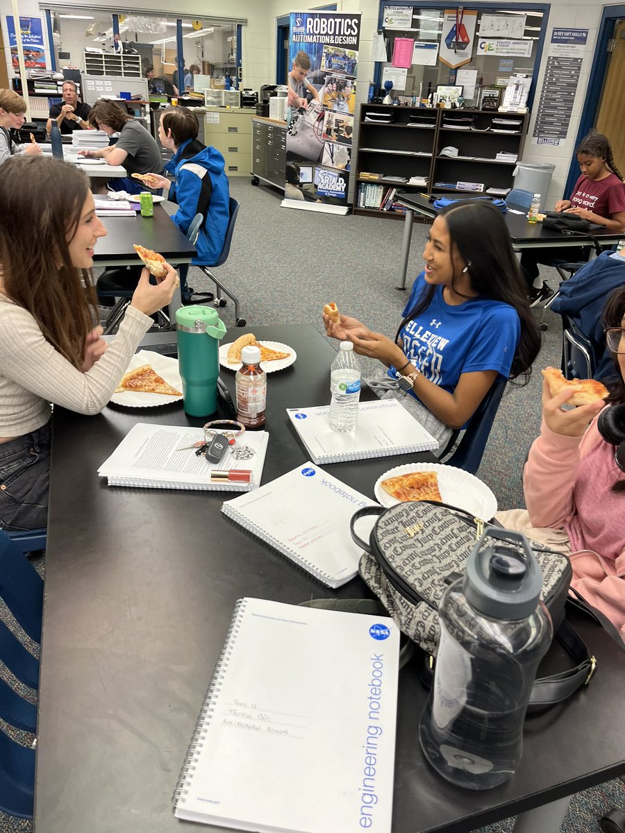 JenJT33's tweet image. Thank you @justinurso for today’s excellent session on resume building and scholarship opportunities you provided to the UCF NASA MUREP participants! Also grateful to Marco’s Pizza for the yummy lunch!