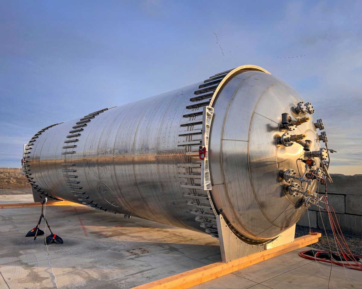 stoke_space's tweet image. ✅ Proof test complete. ⏭️ Next stop: Returning to HQ to integrate the remaining fluid systems. The dev tank is full diameter and has all the complexity of the flight design but is shorter than the flight tank.

#StokeSpace #RapidlyReuseableRockets #DynamicSpaceOperations