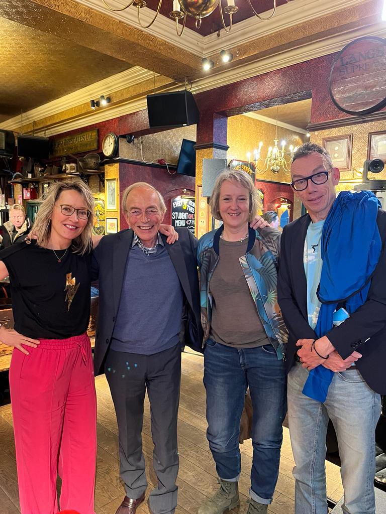 Onze <a href="/GuusElkhuizen/">Guus Elkhuizen</a> en <a href="/Annette_denkt/">Annette Pietersen</a> vertegenwoordigden vandaag de raad van <a href="/gemnieuwkoop/">Gemeente Nieuwkoop</a>  bij Spijkers met Koppen over het beroep tegen de natuurvergunning Schiphol.