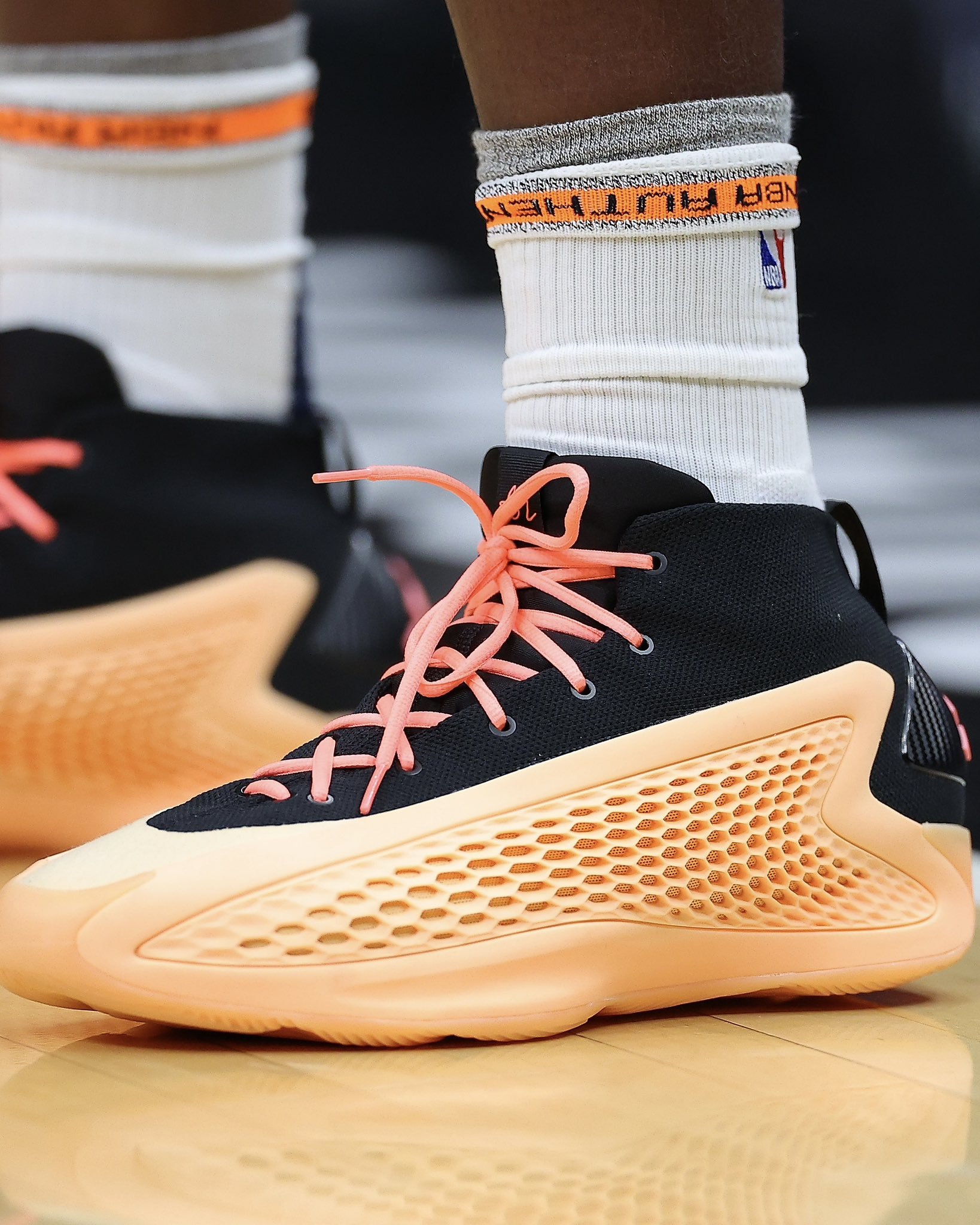 Adidas dame hotsell 5 footlocker