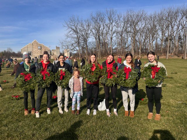 LadyRedBB's tweet photo. Taking part in Wreaths Across America at Fort Indiantown Gap National Cemetery.  Proud of this group!  ❤️🏀 https://t.co/irX5HzmnVa