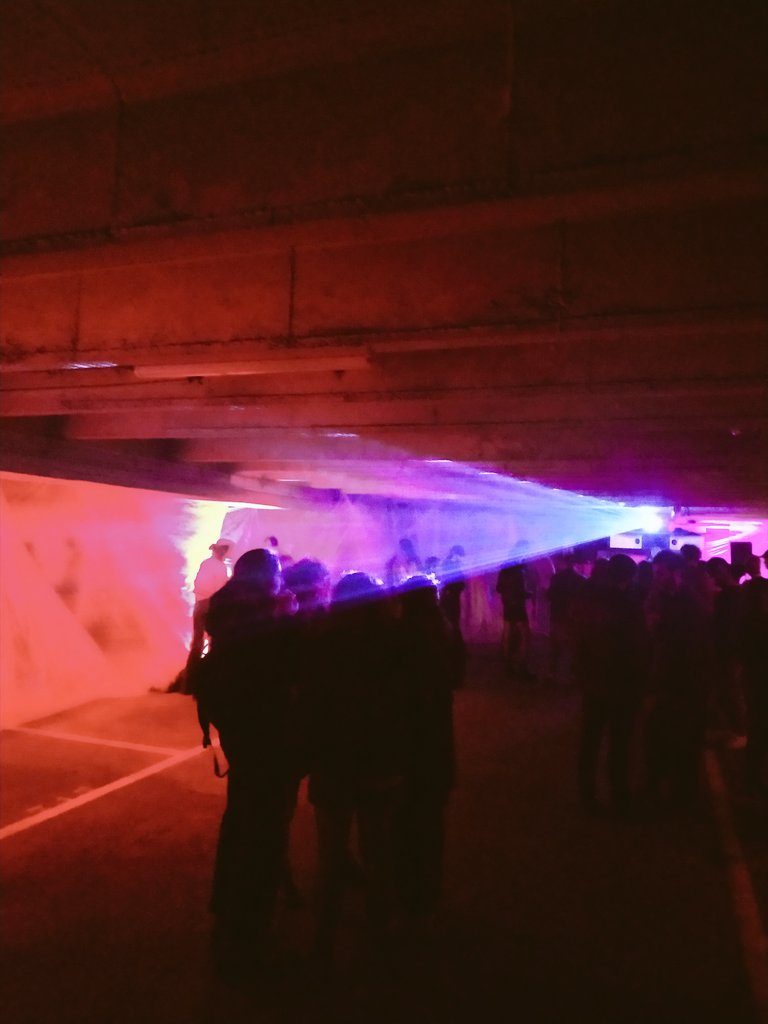 Plus de mille personnes hier à la soirée des 10 ans de la coopérative Plateau Urbain une réponse d'occupation temporaire aux locaux vacants et au gâchis urbain.Un grand merci à David Belliard, Adjoint à la Maire de Paris et à Carine Petit, Maire du 14ème d'être venu.e.s nous voir