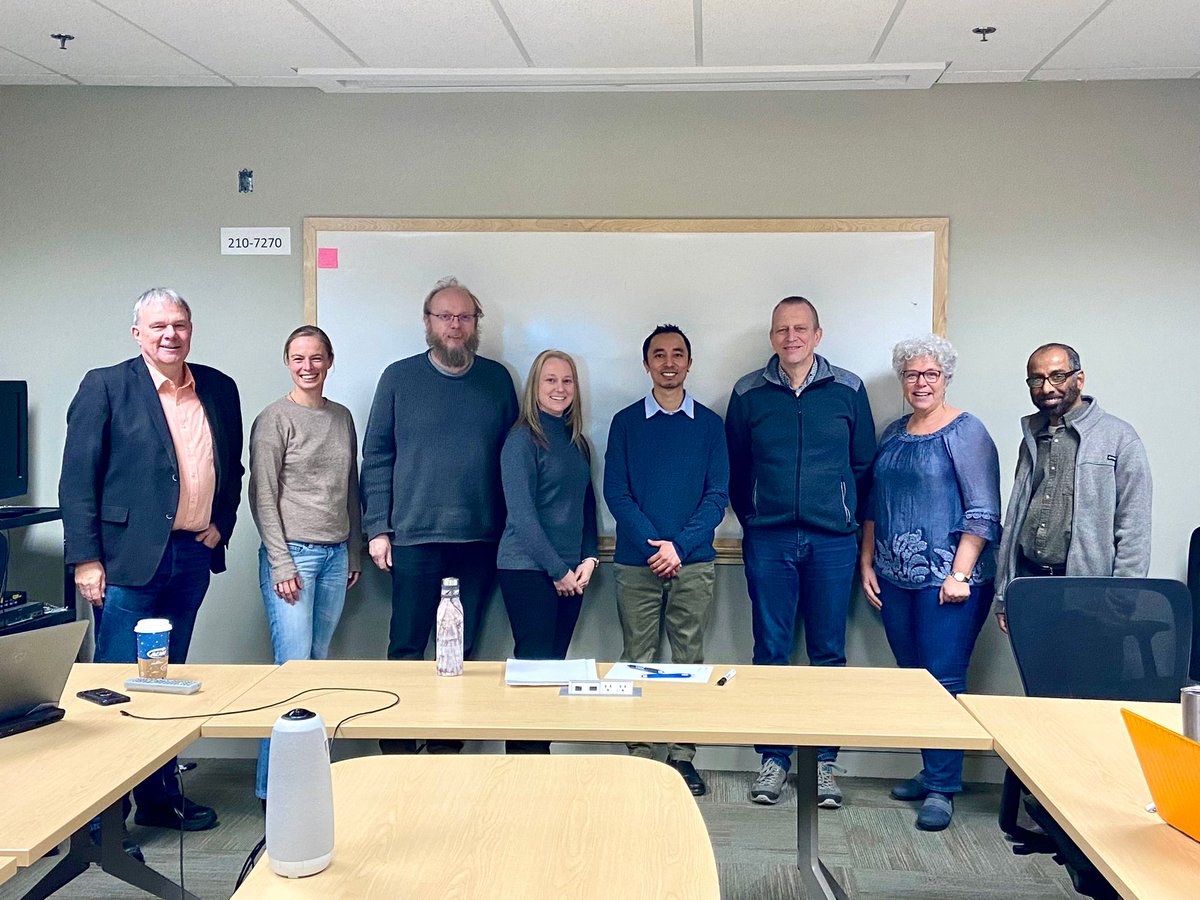 Two more theses defences to celebrate; Ana is now a Masters of Science and Sulav a doctor PhD in the pocket!! thanks to the external examiners for participation and Dr Shury to talk about his job at Parks Canada @ucalgaryvetmed
