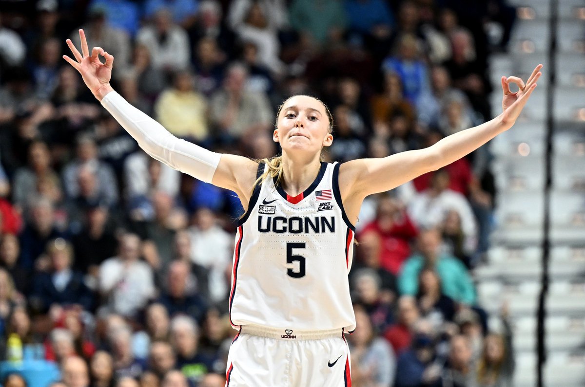 Paige Bueckers filled up the stat sheet in No. 17 UConn's win over No. 18 Louisville 😤 🔥20 PTS 🔥5 REB 🔥4 AST 🔥5 BLK 🔥2 STL
