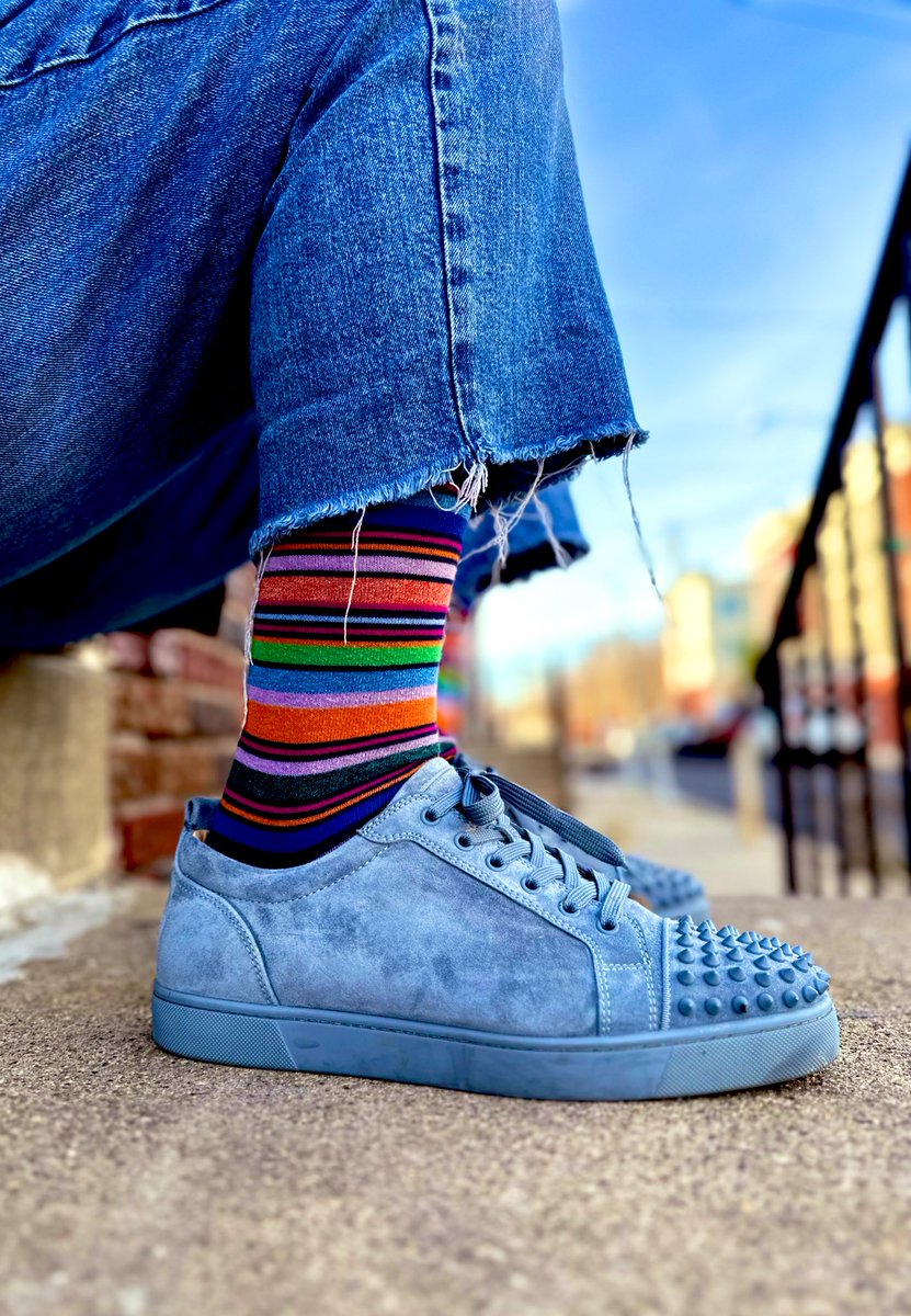 abuamiraah's tweet image. I have nothing that say posting today 😂😂🤣 I have not hit not once on any #sneakers so #redbottoms it is #spikelife #ChristianLouboutin