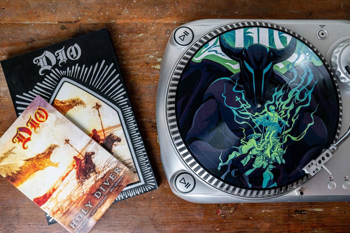 The Holy Diver Graphic Novel + Limited Edition Vinyl Picture Disc are both on sale via @Z2Comics! 20% OFF TODAY through Sunday💀🤘🏼 Shop here: z2comics.com/collections/di…