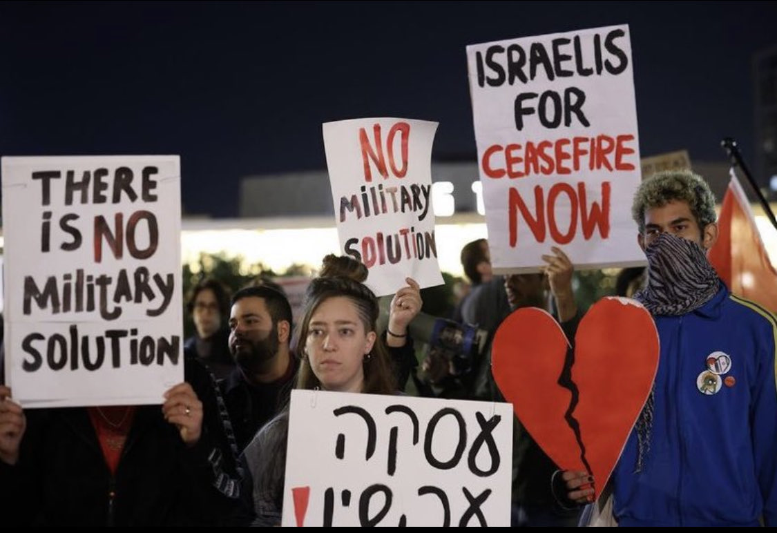 Protest in Tel Aviv tonight. The sign in Hebrew says, “(Hostage) Deal Now.” These voices need to be amplified. Please repost.