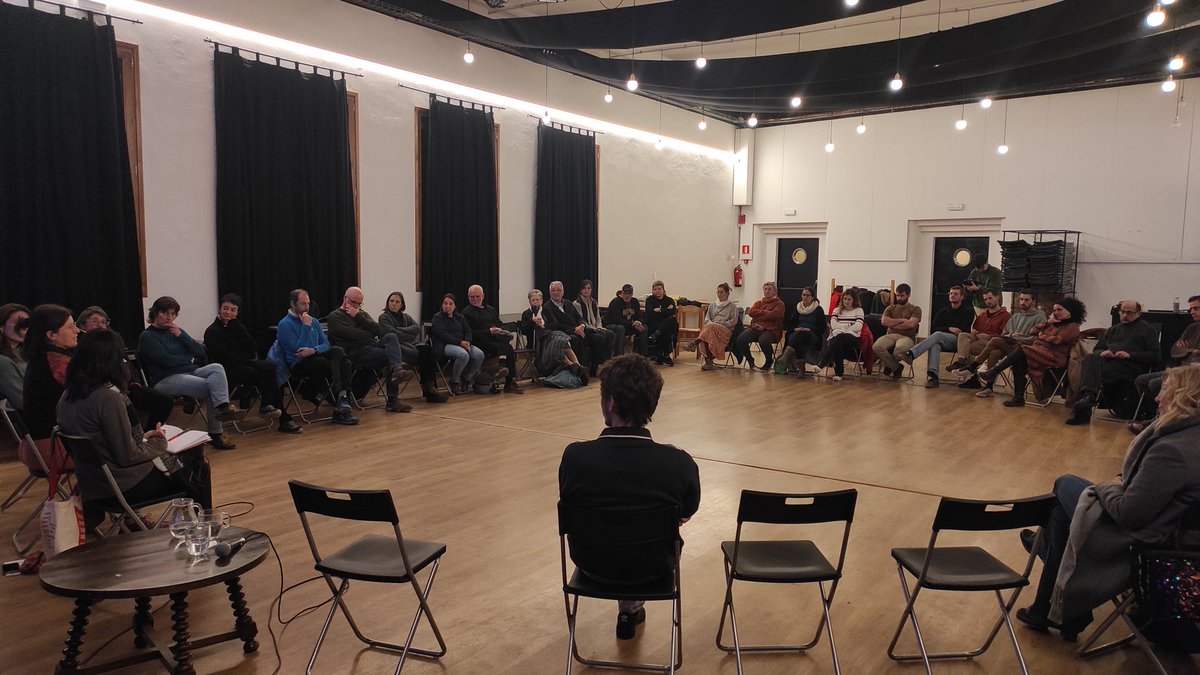 Avui som a Olot presentant #ElCostAmagat amb <a href="/ResilienceEarth/">Resilience.Earth</a>.

Compartim diàleg amb <a href="/apmv9011/">Aimée Martinez Vega</a> i <a href="/b_mossoll/">Biel Mossoll</a>, intercanviant veus sobre la transició verda des dels dos hemisferis.