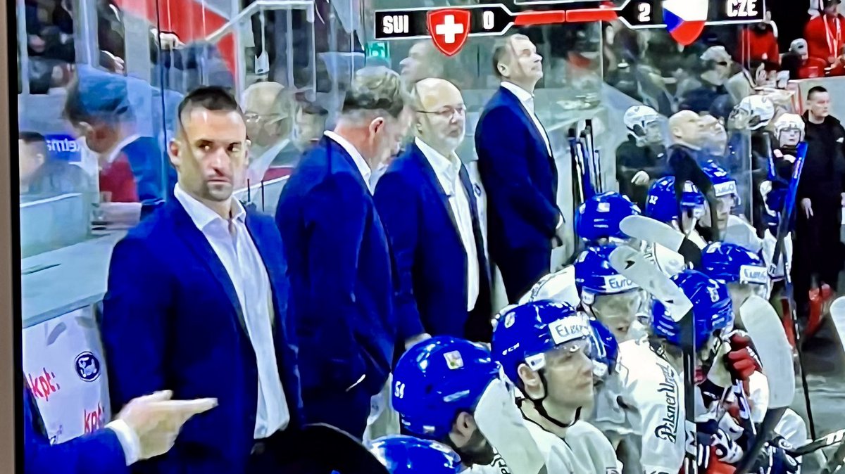 zedmat's tweet image. Tomas Plekanec today …this time behind the bench of Czech national team against Swiss !