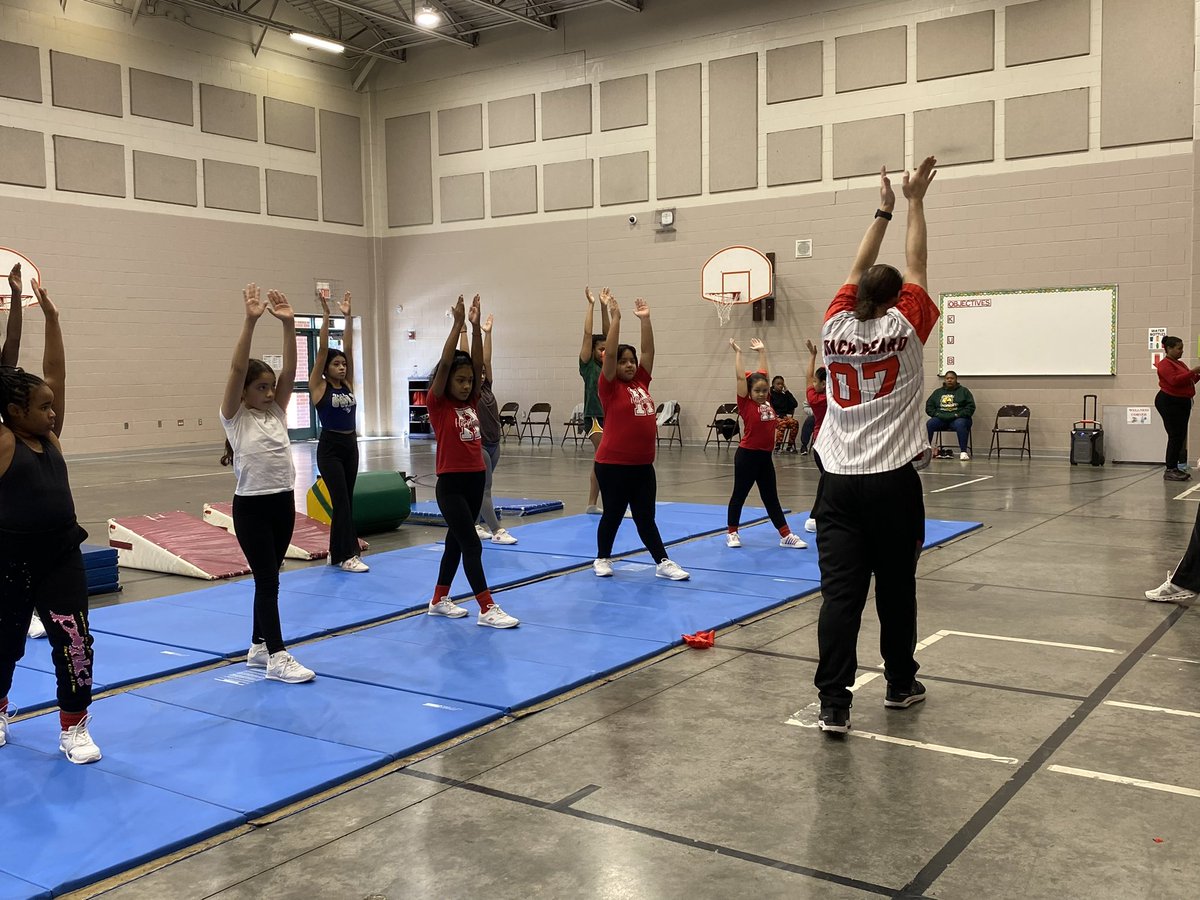 Motiv8d_Mommi3's tweet image. @HillCheerHawks and @we_houstontx tumbling workshop at @Hill_AISD. Bringing new opportunities through collaboration #MyAldine @AldineISD